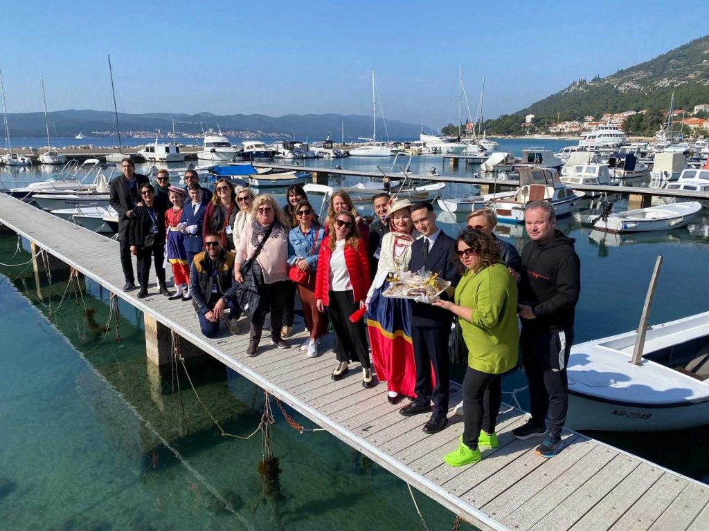 IMG-97e4cb94e00738e5706fd2200bd0e249-V